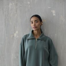 Softblend Leisure&nbsp;Half-Zip Sweatshirt with Adjustable Drawstring Hem&nbsp;IC26FW-18